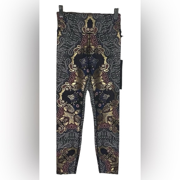 Noli Yoga Gilded Legging‎ NWT Size XSmall Foiled Gold Paisley Print - Picture 4 of 9
